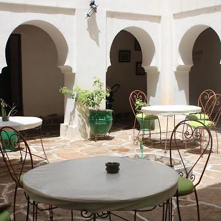 Hotel Et Restaurant Riad Amodou 티네히르 외부 사진
