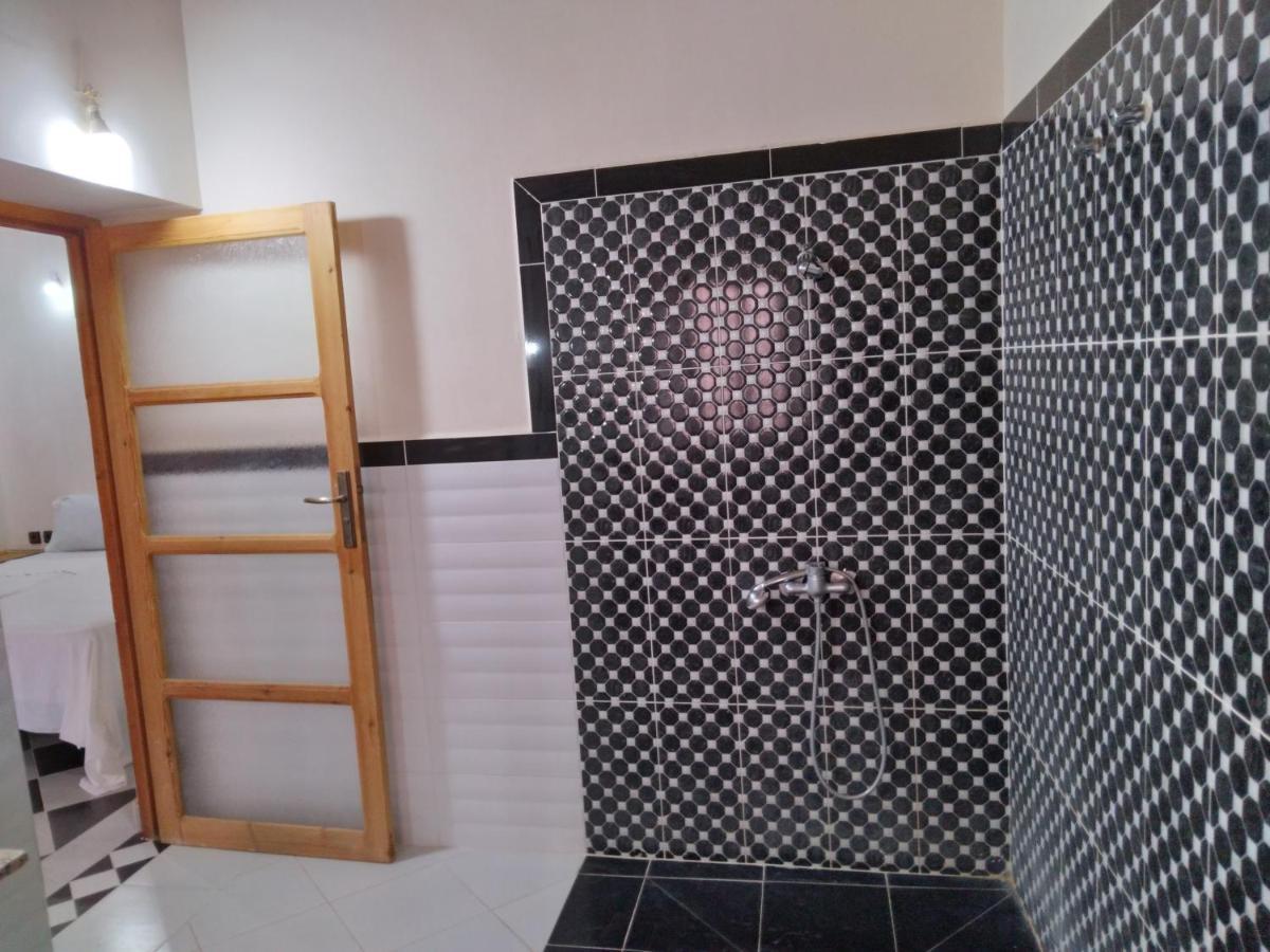 Hotel Et Restaurant Riad Amodou 티네히르 외부 사진